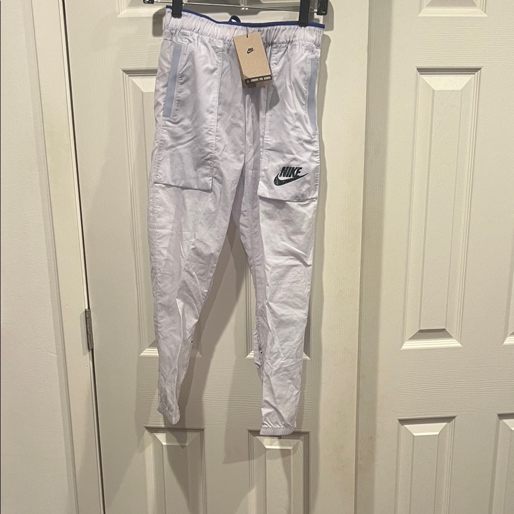 NWT-Nike Kids White Joggers with Blue trim and Black Logo